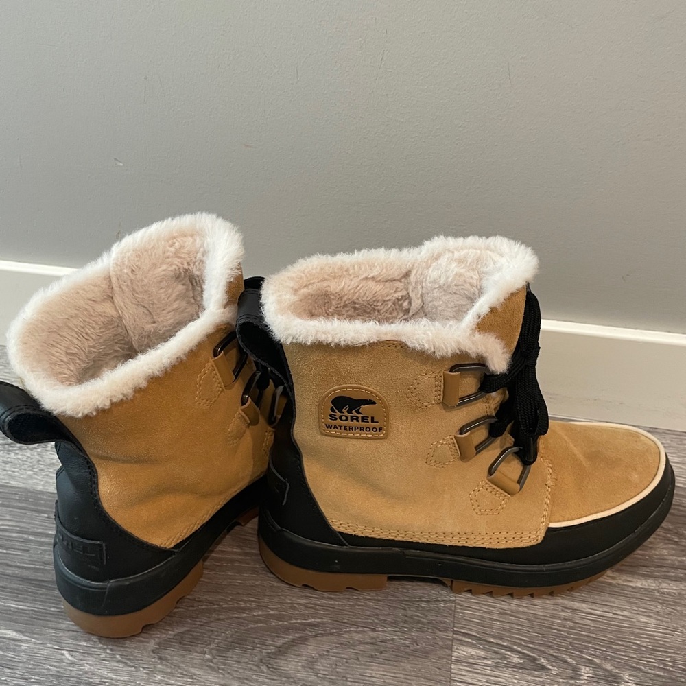 Super cute sorrel boots!